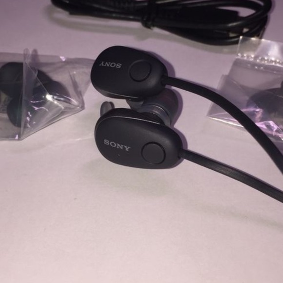 Sony WI-SP600N WirelessNoise Canceling Headphones - Picture 2 of 5